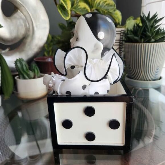 Creepy Animated Vintage Clown Rotating Music Box Halloween Decor Haunted Spooky - Picture 2 of 10